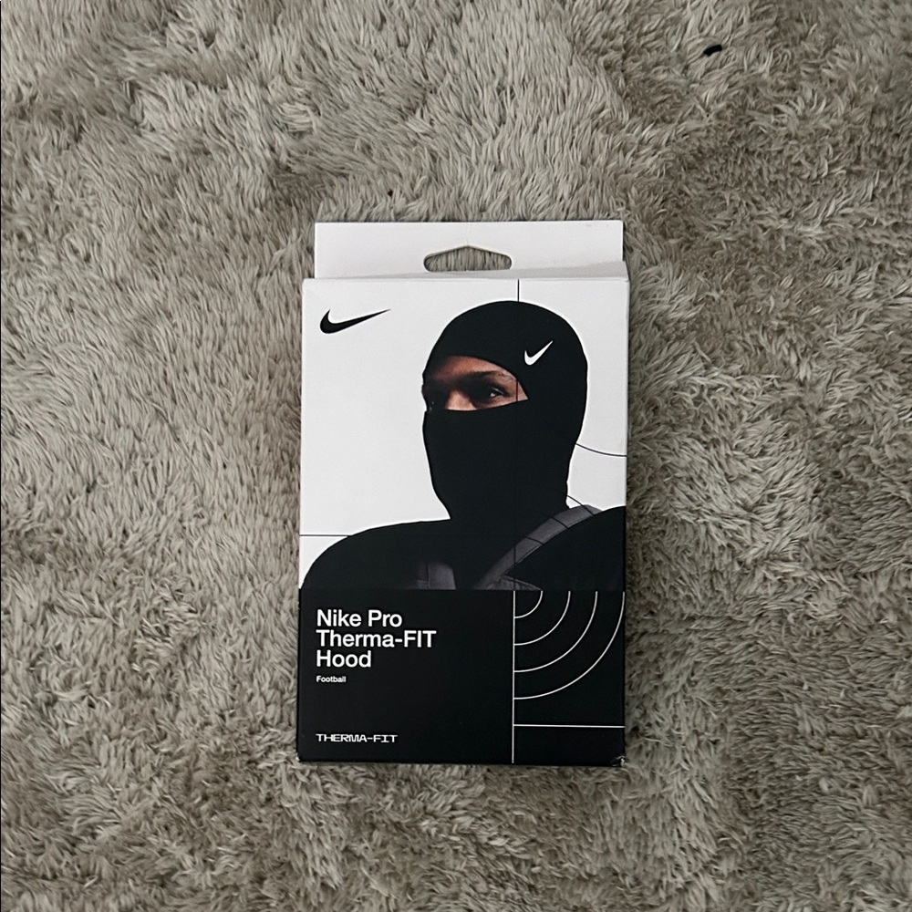 Nike Pro Therma-FIT Hood - Black hundred percent authentic